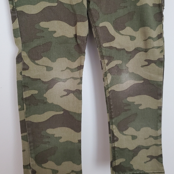 Toddler Camo Green Jeggings 4T - Picture 3 of 6
